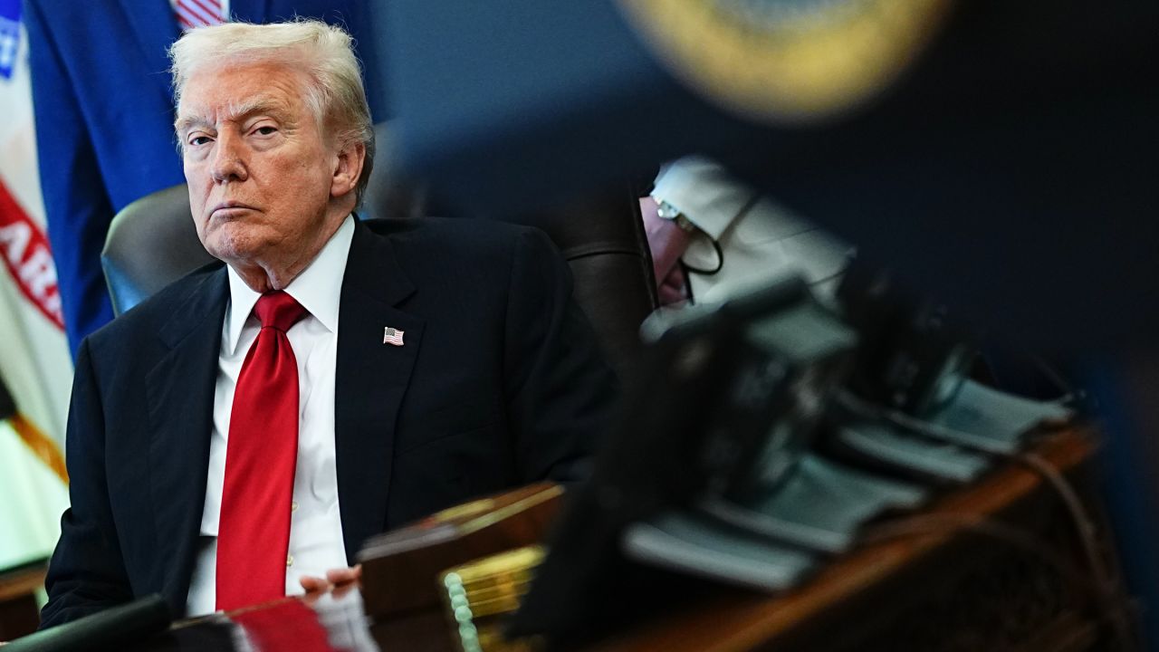 Economists tell CNN that tariffs are unlikely to generate enough revenue to pay for dividend payments the size President Donald Trump has promised.