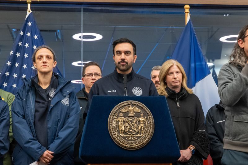 Zohran Mamdani proíbe a maioria das viagens através de NYC devido à nevasca – e cede em um dia de nev|e para os alunos