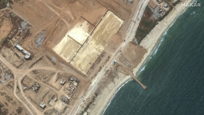 Армията на САЩ започва изграждането на кея край Газа за сложна и опасна мисия за доставка на помощ