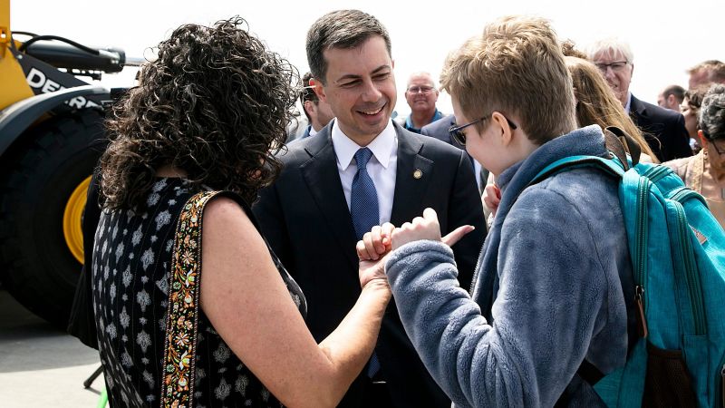 Buttigieg Hosts Iowa Town Hall on Veterans May 13