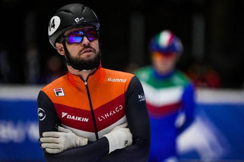 Sjinkie Knegt competes at the ISU World Cup in Dordrecth, Netherlands, in November 2021.