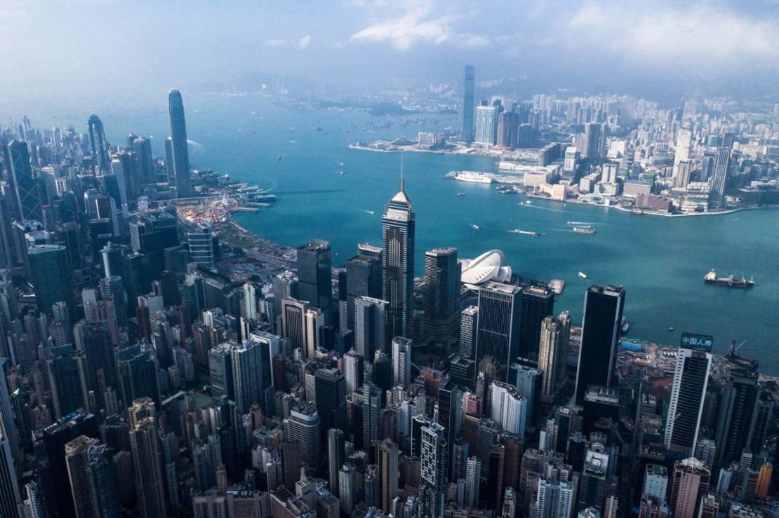 Esta fotografía aérea tomada el 19 de diciembre de 2018 muestra una vista general del horizonte de Hong Kong.
