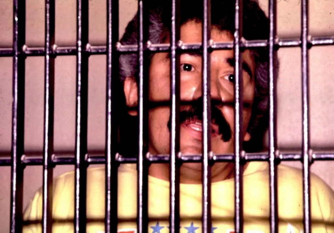 Caro Quintero pasó 28 años en prisión en México por su participación en el asesinato de un agente de la DEA antes de ser liberado por un tecnicismo en 2013.