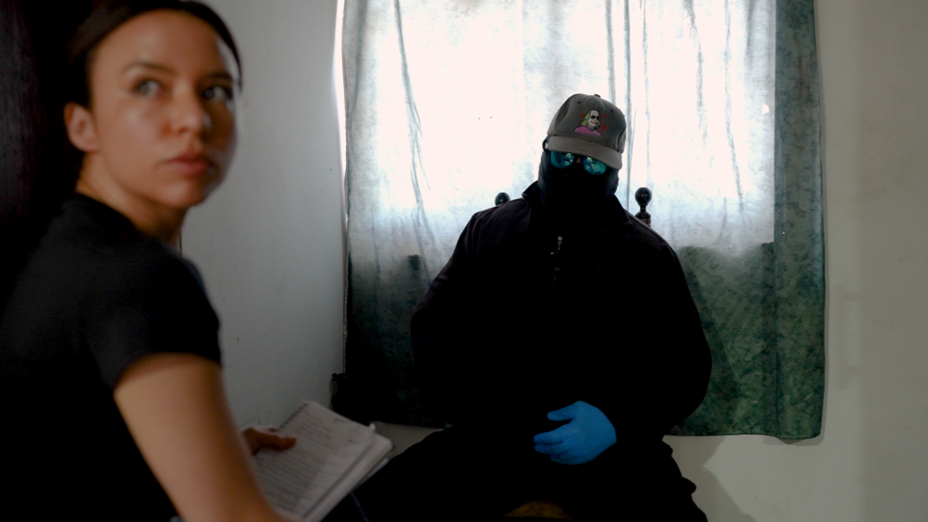 CNN's Isobel Yeung speak with member of Mexical cartel