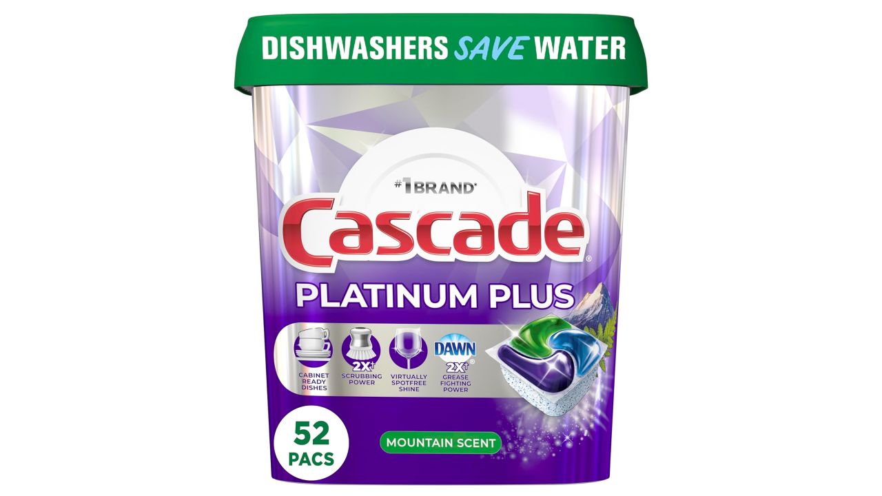 Container of cascade platinum plus dishwasher pods