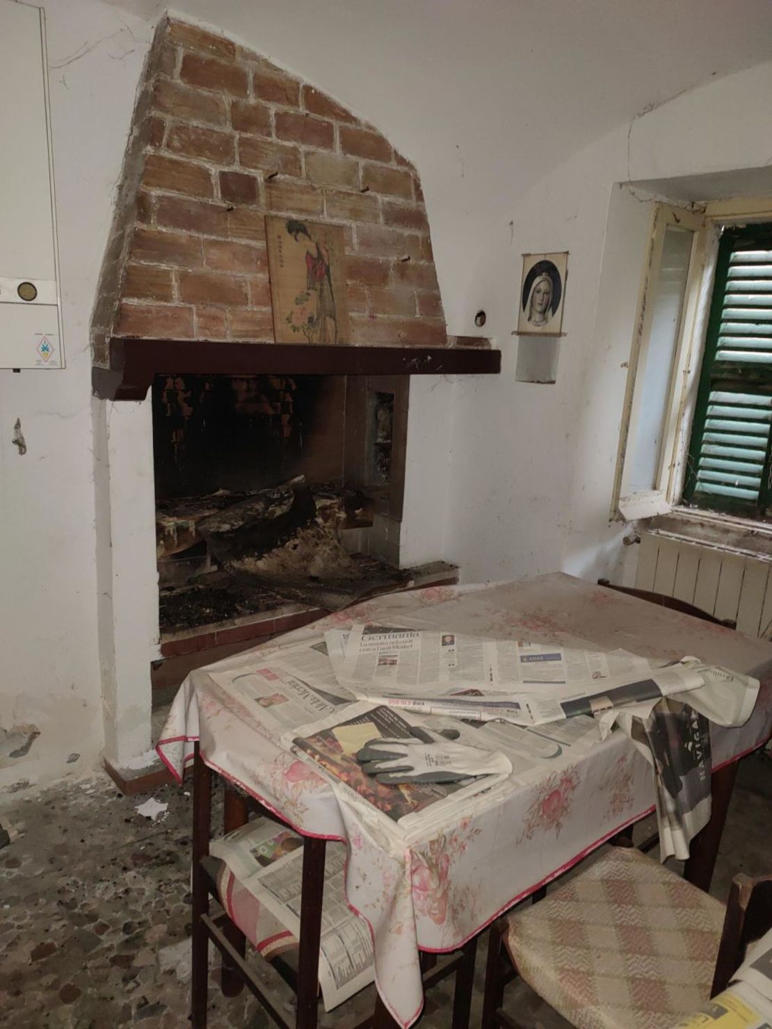 Las casas de un euro, como ésta de Penne, suelen estar amuebladas con las pertenencias de sus antiguos ocupantes.