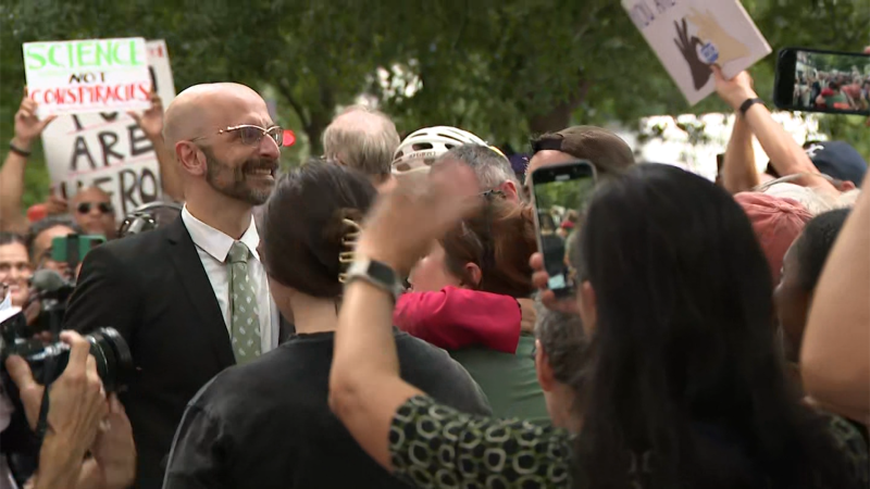 CDC Leaders Resign, Hundreds Protest Atlanta HQ Over Vaccine Policy