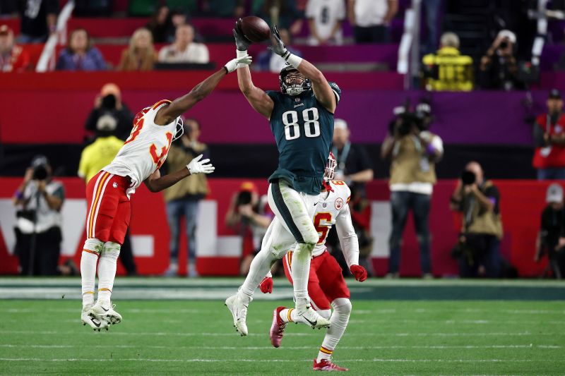 Chiefs Beat The Eagles In Super Bowl LVII | CNN