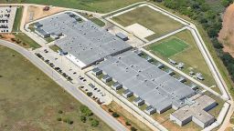 El Centro de Procesamiento de ICE del Sur de Texas en una fotografía sin fecha de Geo Group, la empresa que opera el sitio.