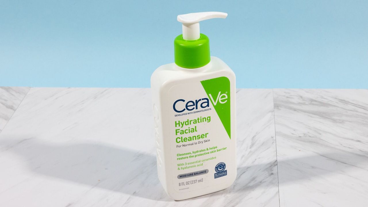 bottle of cerave hydrating facial cleanser