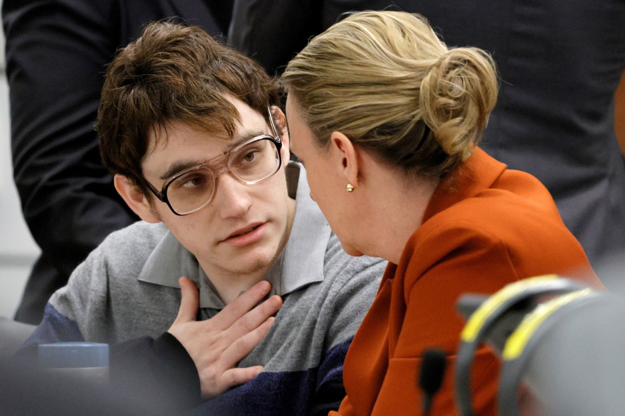 Live updates: Nikolas Cruz to be sentenced for 2018 school shooting in