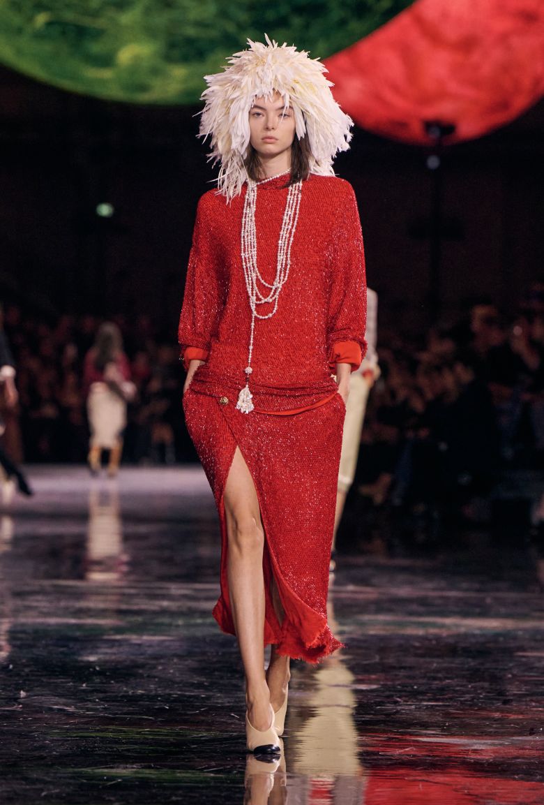 A look from Chanel's Spring-Summer 2026 collection by Matthieu Blazy.