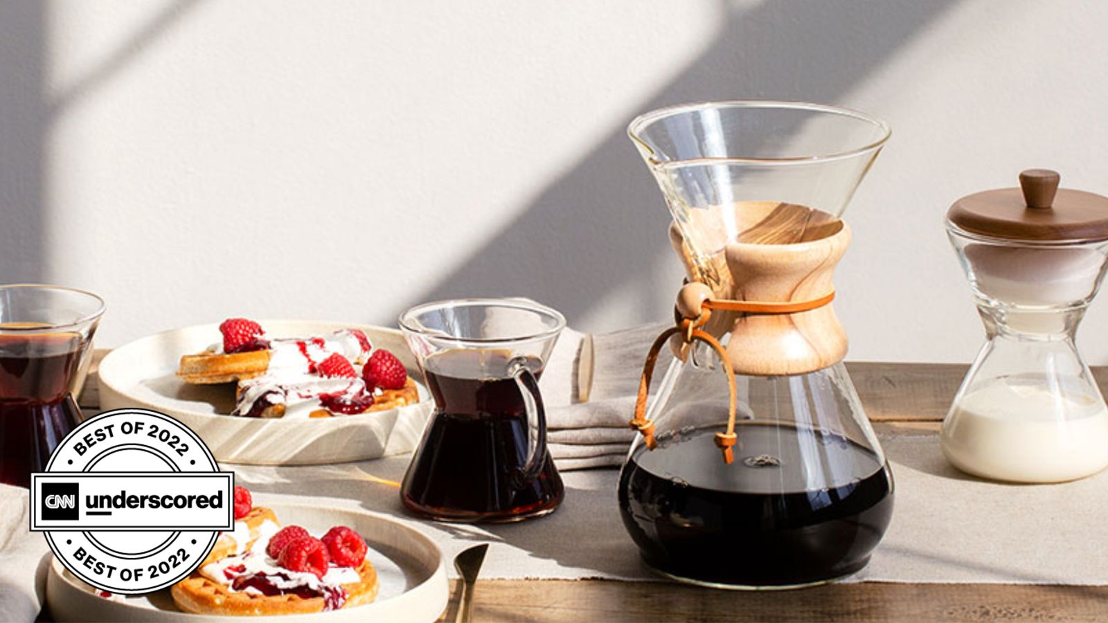 Making lots of pour-over coffee is easy — and stylish — with the Chemex Glass Coffeemaker | CNN Underscored