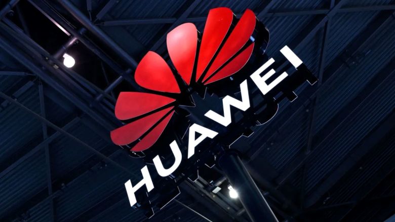 Logotipo de Huawei durante la Conferencia Mundial de Inteligencia Artificial de 2023 en Shanghái.