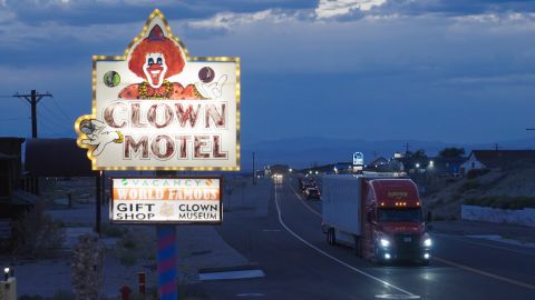 clown_motel.jpg