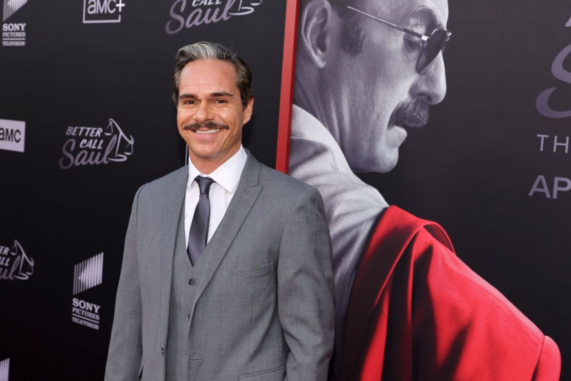 Tony Dalton asistió al estreno de la sexta y última temporada de "Better Call Saul" de AMC en el Hollywood Legion Theatre el 7 de abril de 2022 en Los Ángeles, California.