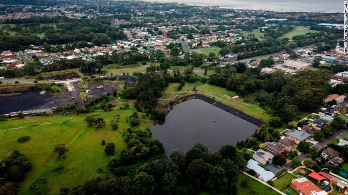 Una vista aérea de una mina de carbón en Wollongong, Australia.