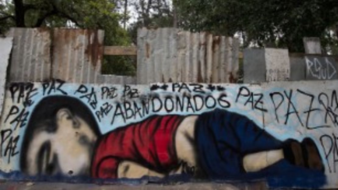 Los artistas alrededor del mundo le rindieron tributo a Kurdi en septiembre del 2015. Este mural apareció en Brasil.