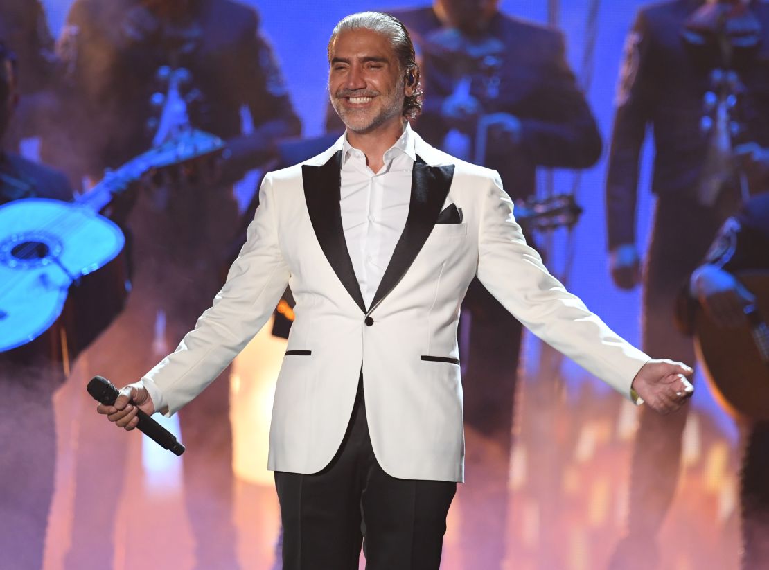 Alejandro Fernández, durante la ceremonia de los Grammy, en 2017.