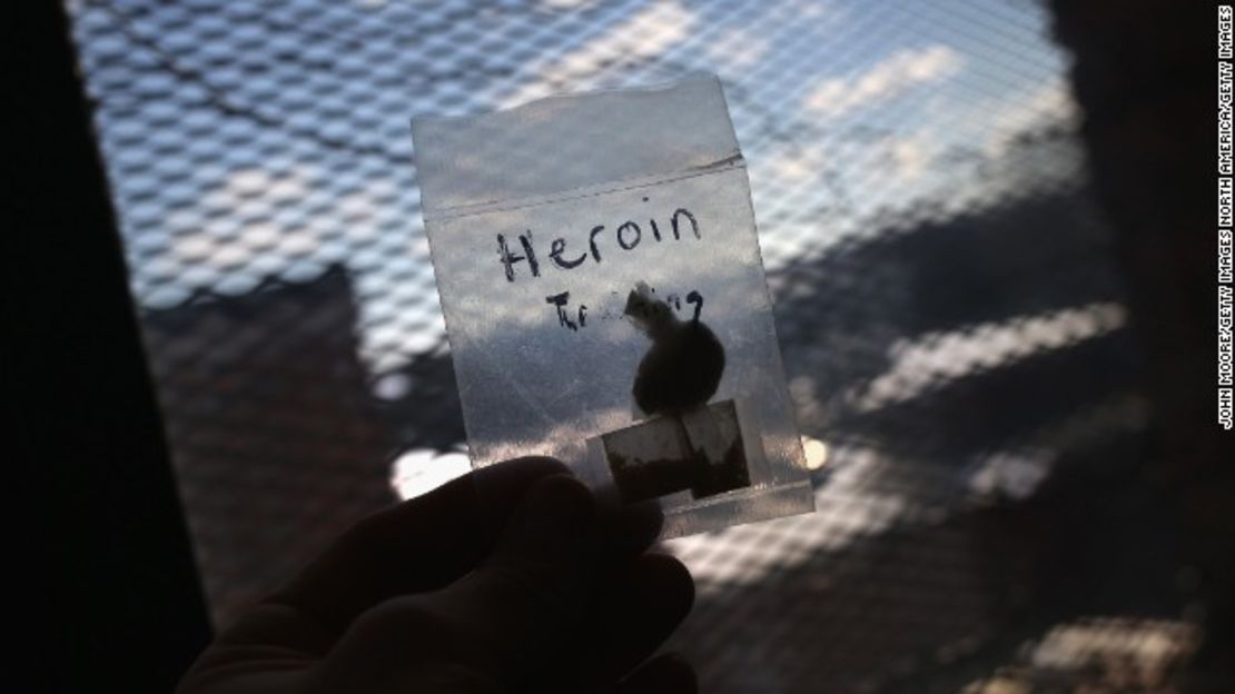 CNNE 0a3ef4a3 - 160401170643-heroin-in-bag-frontiers-story-top