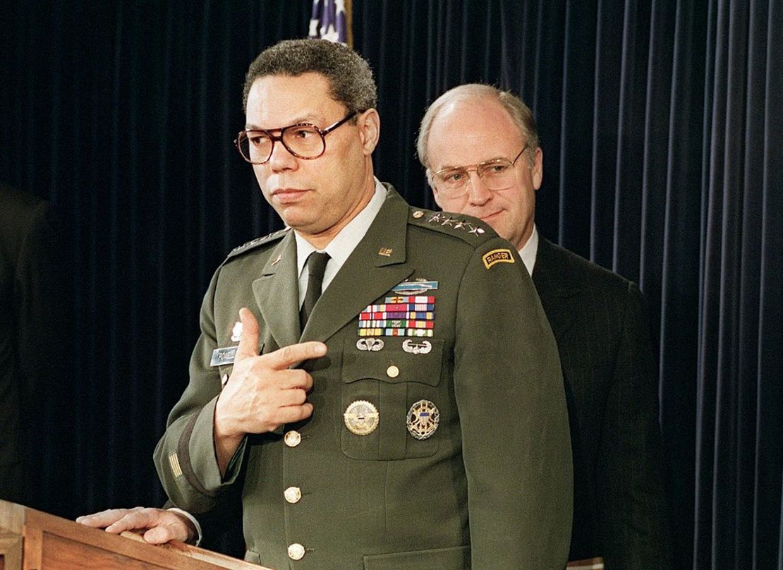 El general Colin Powell, jefe del Estado Mayor Conjunto, informa el 20 de diciembre de 1989 sobre la operación militar en Panamá