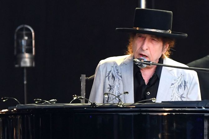 Dylan se presenta con Neil Young en el Hyde Park de Londres en 2019. Dave J. Hogan / Getty Images para ABA