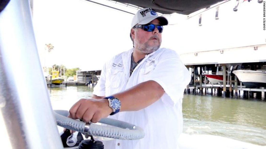 Rafael Ríos, en la foto, es propietario de un barco de pesca de alquiler de San Petersburgo desde hace 15 años y lleva 40 años pescando en las aguas de la bahía de Tampa.