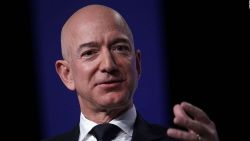 CNNE 1002872 - jeff bezos anuncia que dejara el cargo de ceo de amazon