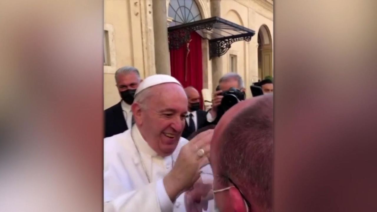 CNNE 1002921 - mira la broma del papa sobre los fieles brasilenos