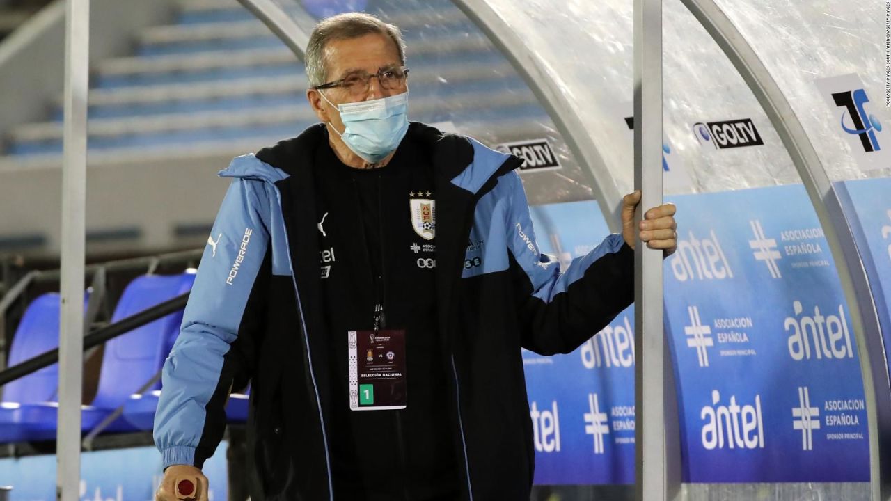 CNNE 1004166 - oscar washington tabarez, un verdadero maestro del futbol