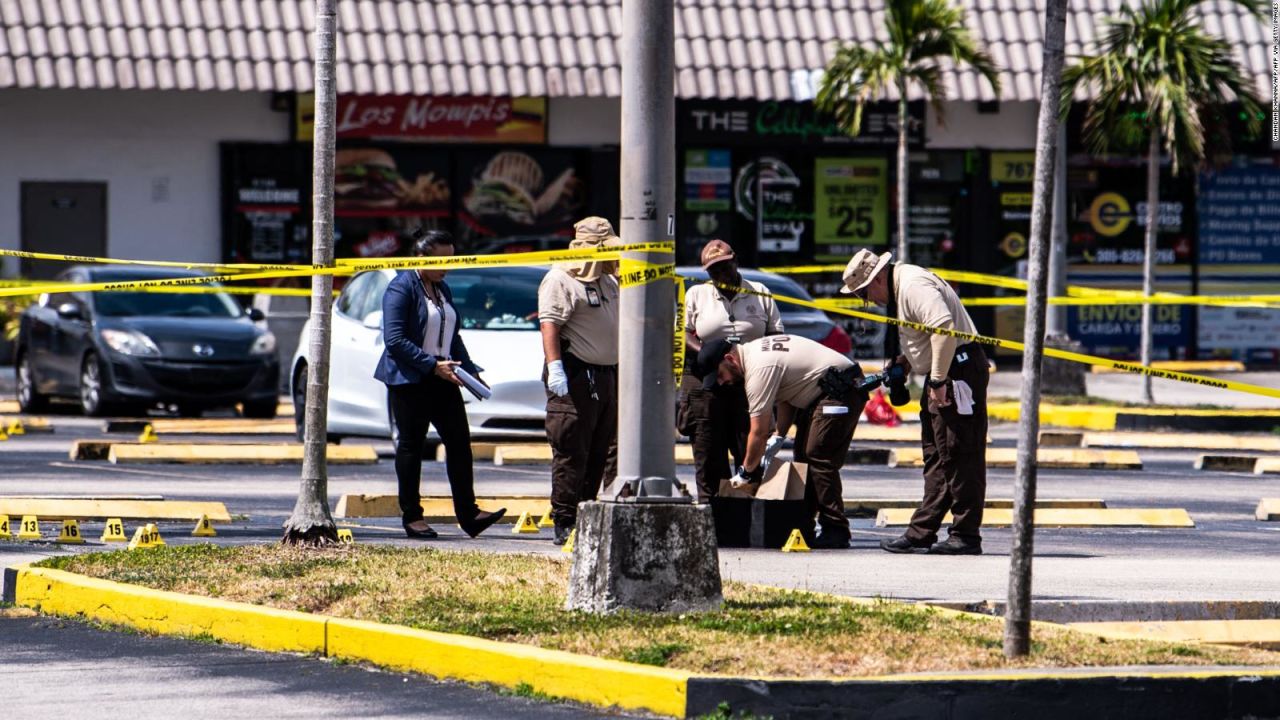 CNNE 1004278 - 2 balaceras en miami dejan 2 muertos y 30 heridos