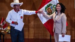 CNNE 1004314 - peru- unico debate oficial entre castillo y fujimori