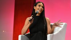 CNNE 1007576 - kim kardashian interpretara a un poodle