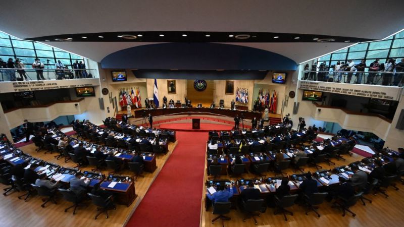 El Salvador reforma 23 leyes que modifica elección de representantes del sector privado | CNN