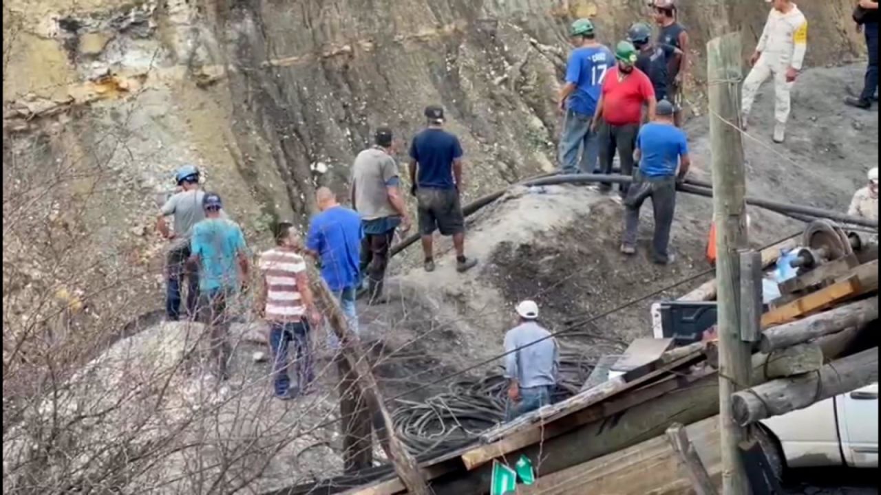 CNNE 1008130 - mexico- al menos 1 muerto tras el colapso de una mina
