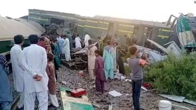 Accidente de tren en el sur de pakistán deja decenas de muertos | cnn