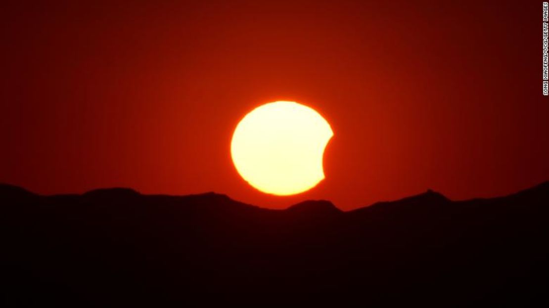 Eclipse solar y lunar en Canadá.