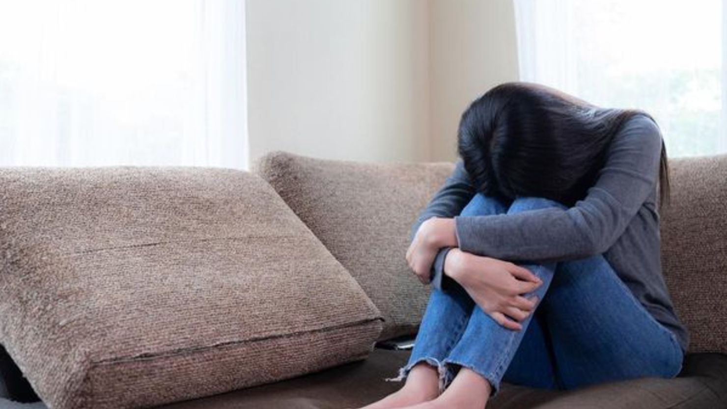 Los adolescentes están sufriendo más que otros grupos etarios las consecuencias de la pandemia, asegura un especialista.