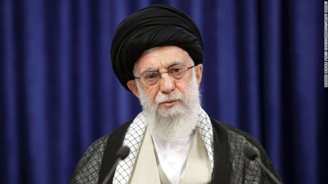 El líder supremo de Irán, el ayatolá Alí Jamanei, habla en Teherán el 4 de junio.