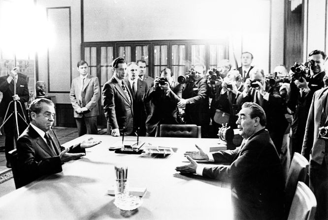 Nixon y Brezhnev celebran otra cumbre en Moscú en 1974.