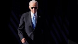 CNNE 1015919 - biden regala unas gafas de sol a putin