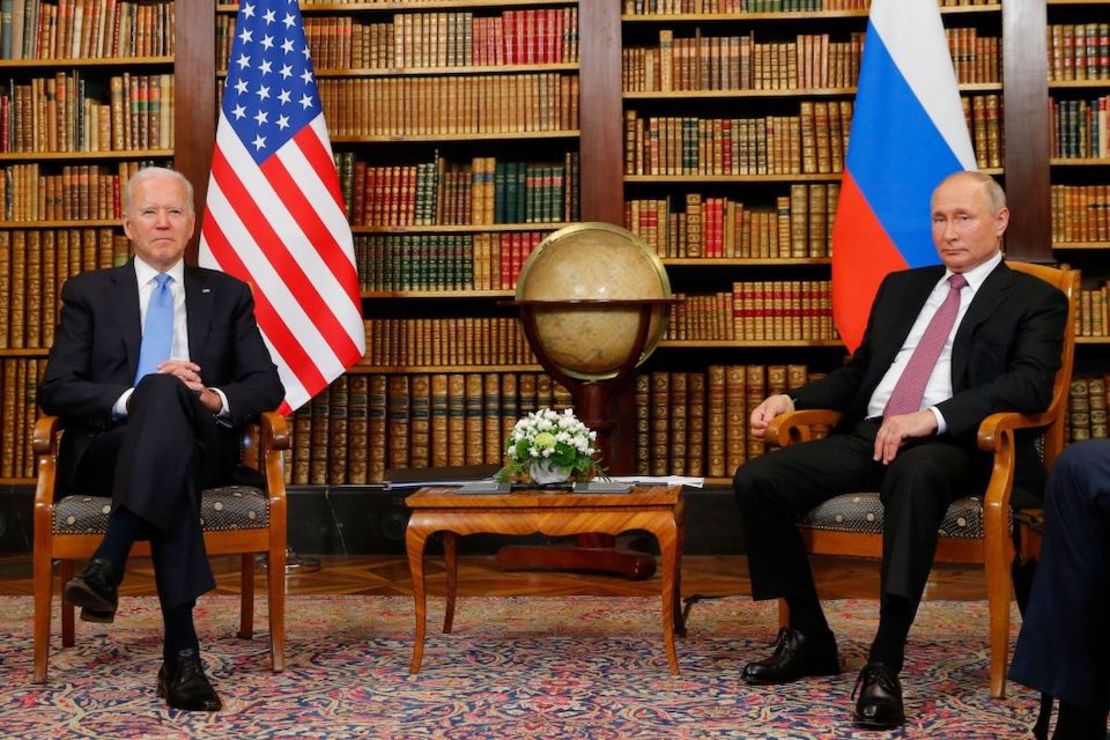 El presidente Joe Biden se reunió con el presidente de Rusia Vladimir Putin en la 'Villa la Grange' en Ginebra el 16 de junio de 2021.