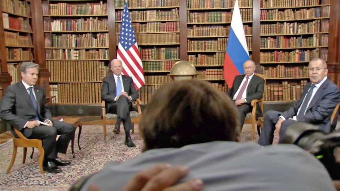 CNNE 1016638 - biden y putin, durante la cumbre que mantuvieron en junio de 2021