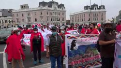 CNNE 1017792 - peru- ante incertidumbre, manifestantes toman las calles