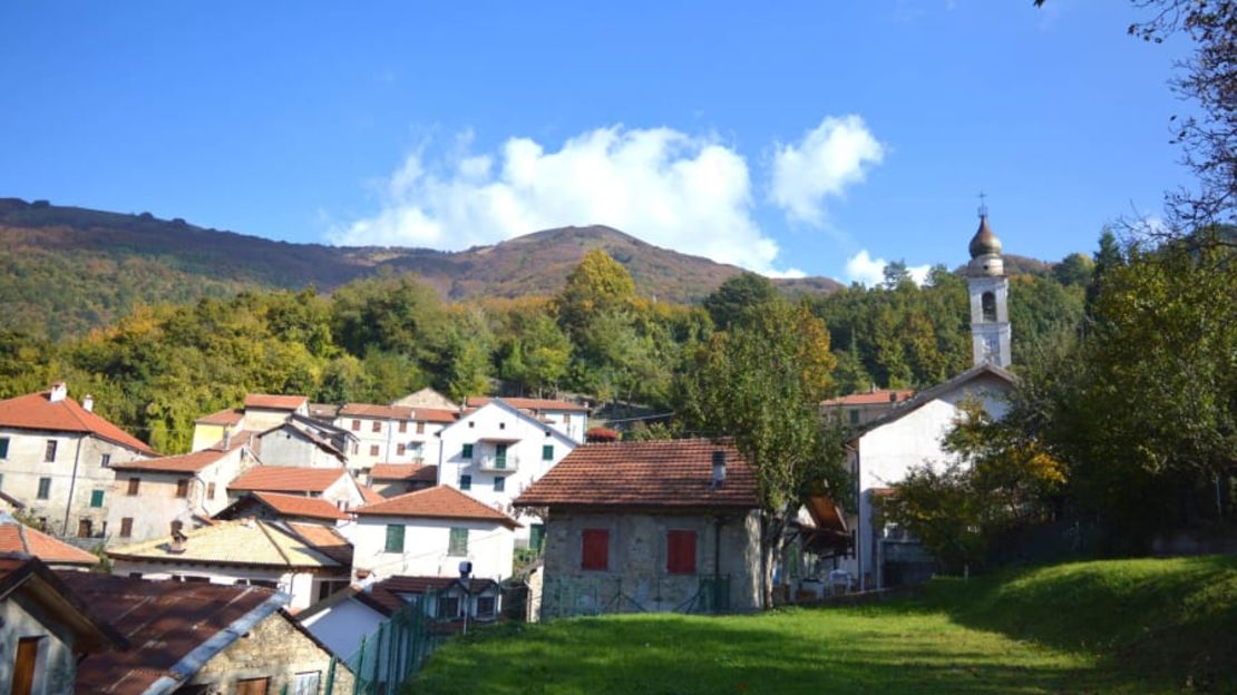 Carrega Ligure: esta ciudad de montaña en el norte de Italia ha estado vendiendo casas baratas durante varios años para intentar revertir una tendencia de despoblación y mantener viva la comunidad. Cortesía de Roy Patrick