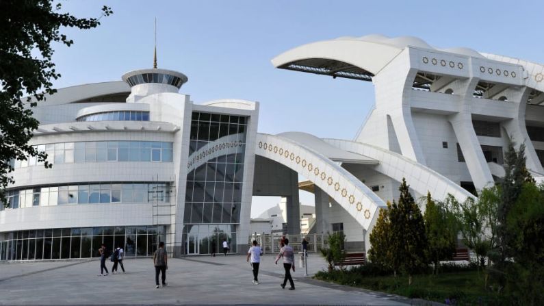 Las ciudades más caras del mundo para los expatriados en 2021: Ashgabat, la capital de Turkmenistán, es la ciudad más cara del mundo para los expatriados, según la Encuesta de costo de vida de Mercer de 2021. Fue el número dos en la lista del año pasado. Recorre la galería para ver el resto del top 10. Igor Sasin/AFP/Getty Images