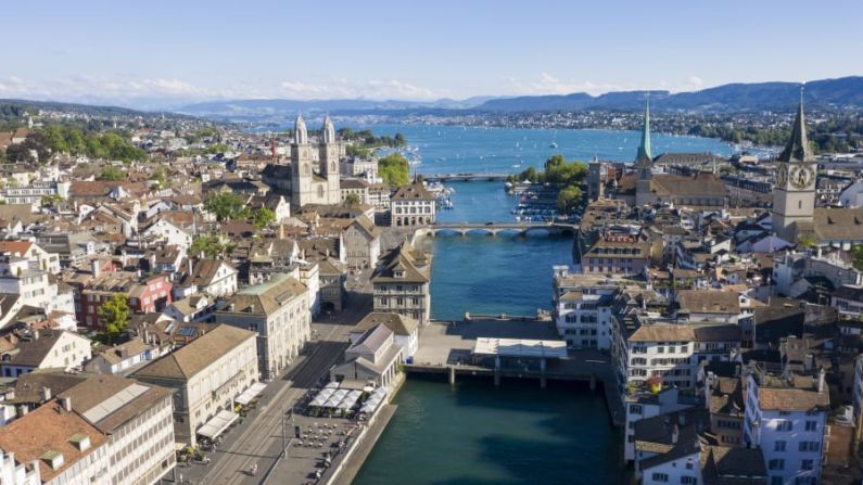 Zúrich, Suiza: Suiza tiene tres ciudades en la lista de las 10 principales de este año. La más cara de las tres es Zúrich, que ocupa el quinto lugar en la Encuesta de costo de vida de Mercer de 2021. Christian Ender / Getty Images