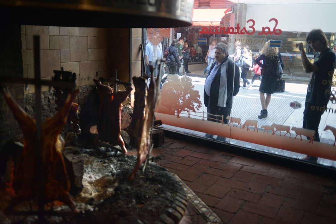 Restaurante tradicional de parrilla en Argentina.