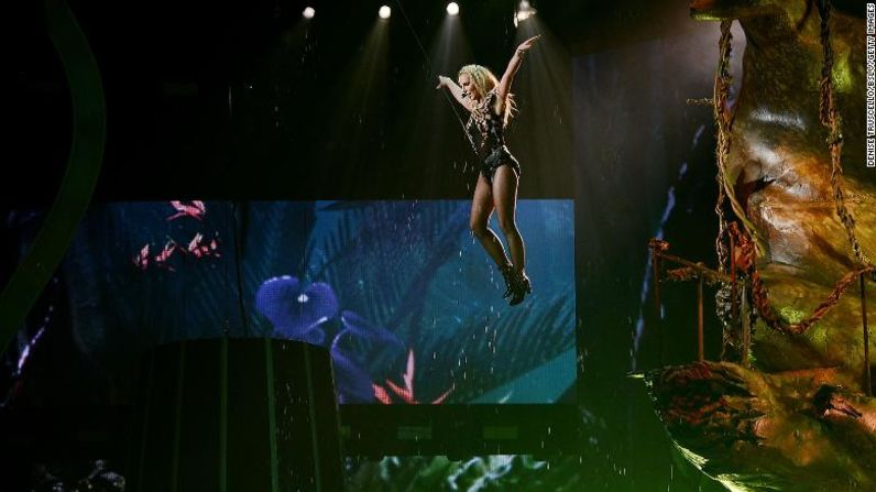 Spears se presenta en su espectáculo de Las Vegas "Britney: Place of Me" en 2015.