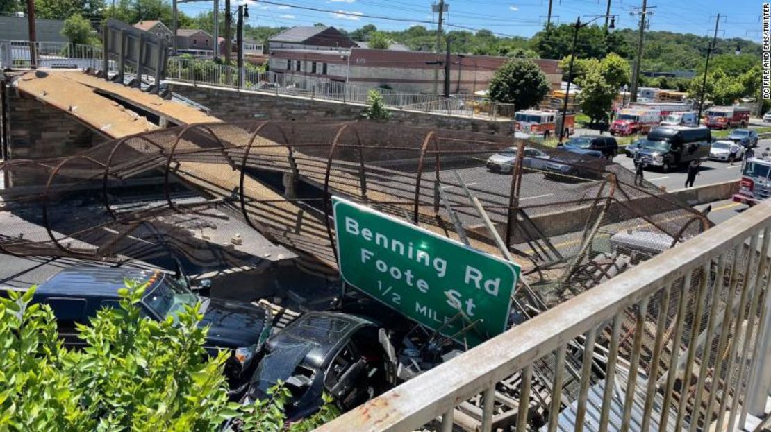 Los bomberos y los servicios de emergencia de Washington D.C. publicaron esta foto que muestra las consecuencias del derrumbe del puente.